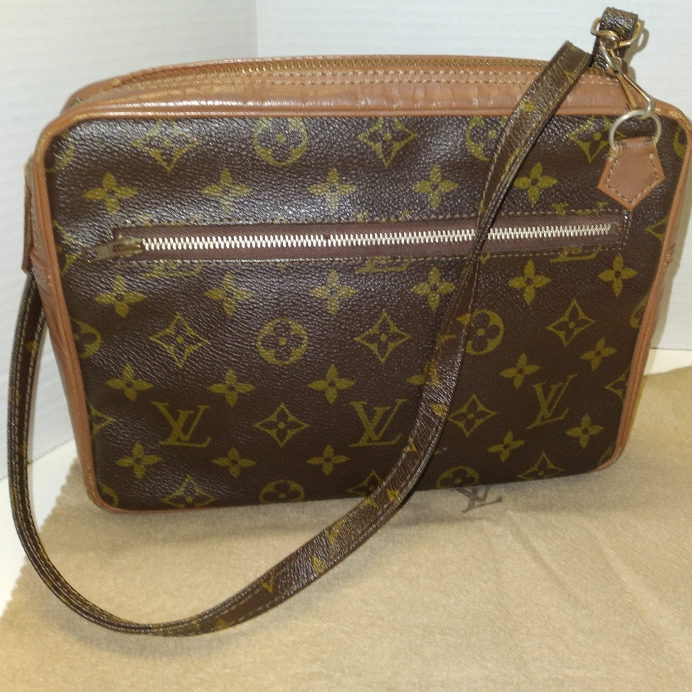 🎁Authentic Louis Vuitton Vintage Monogram Crossbody